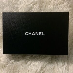 CHANEL shoe box